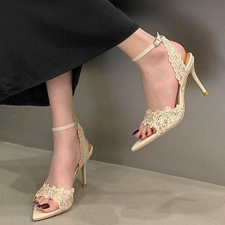 2026 Sommer Neue Französische Nischen-Design Damen Sandalen, Spitz zulaufende Spitze Stiletto High Heel Offene Zehen Outdoor Schuhe