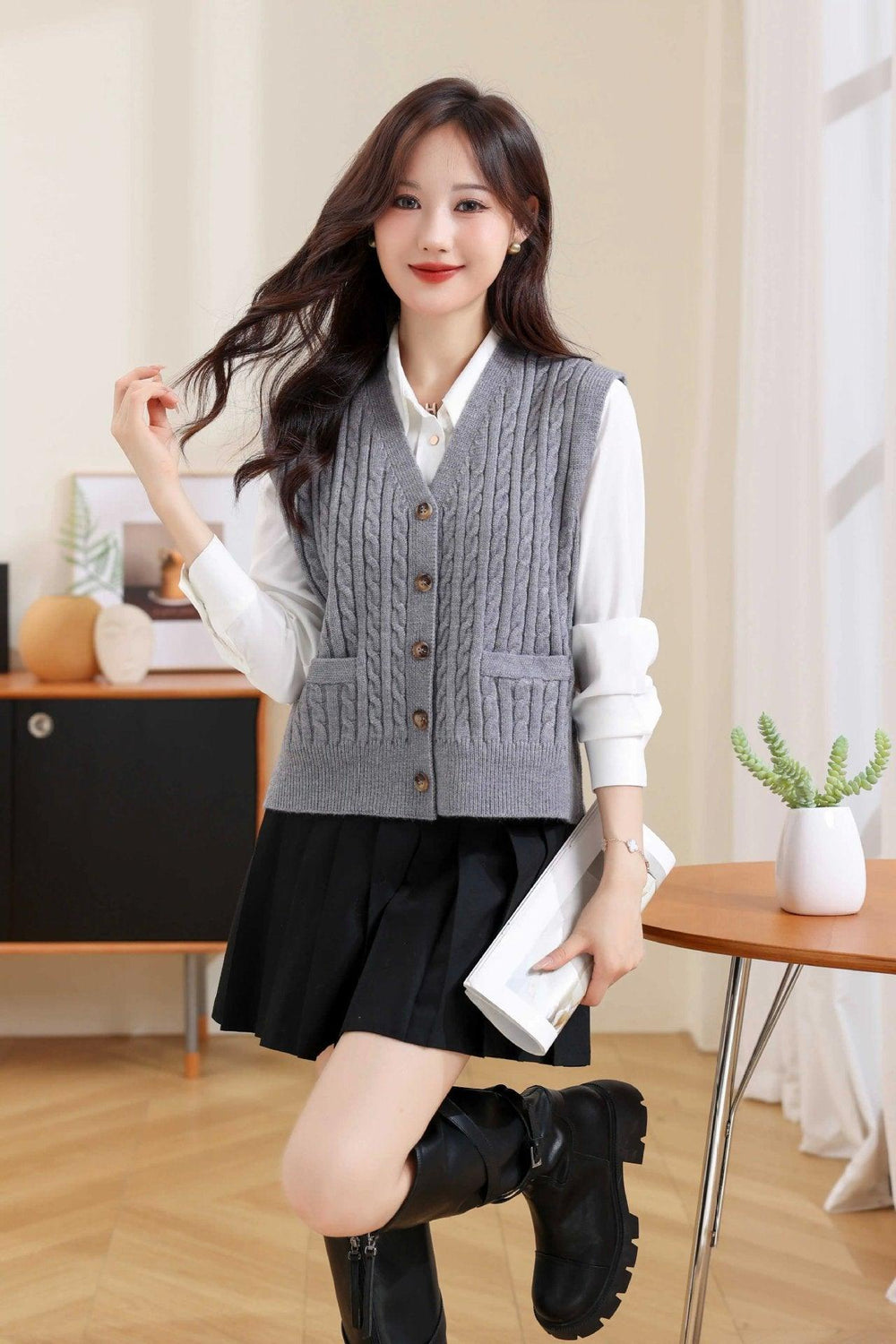 Gilet tricoté torsadé à col en V pour femmesEX-STOCK Canada