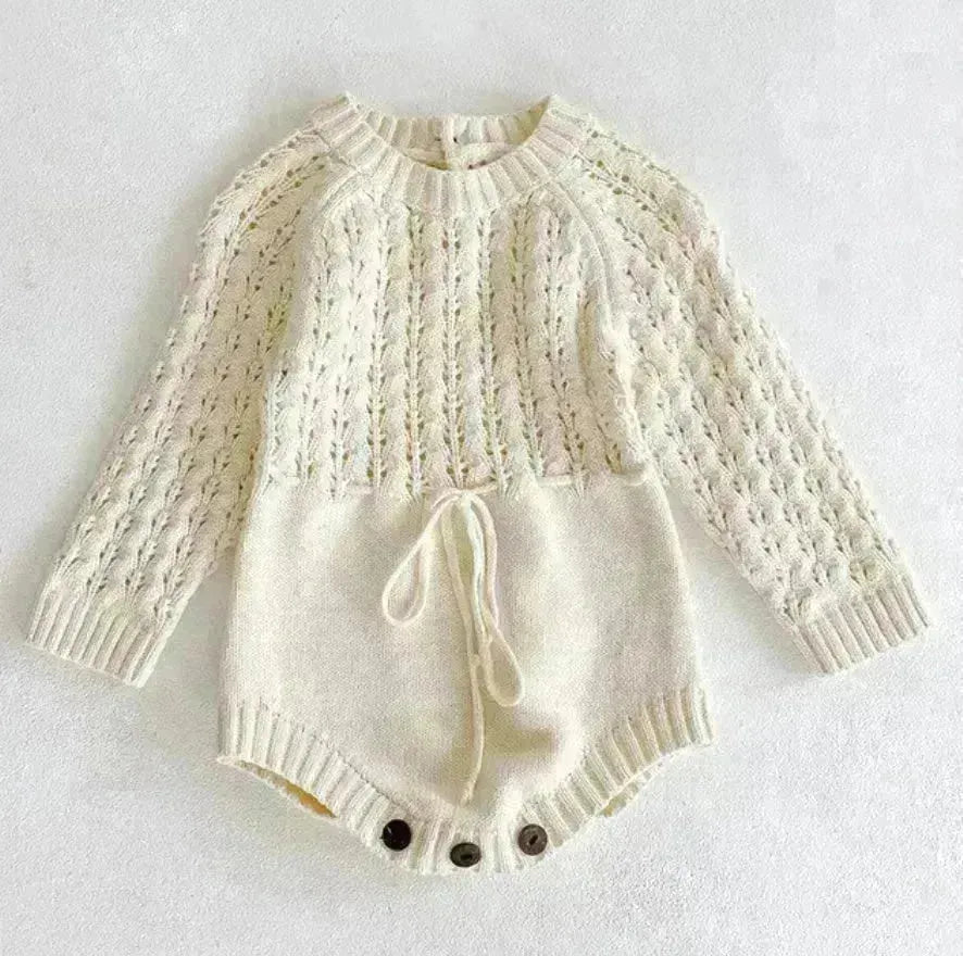 Girl Baby Knitted Hollow Waw Wiledle Long Maniche abiti arpy Triangle bambina casual abbigliamento