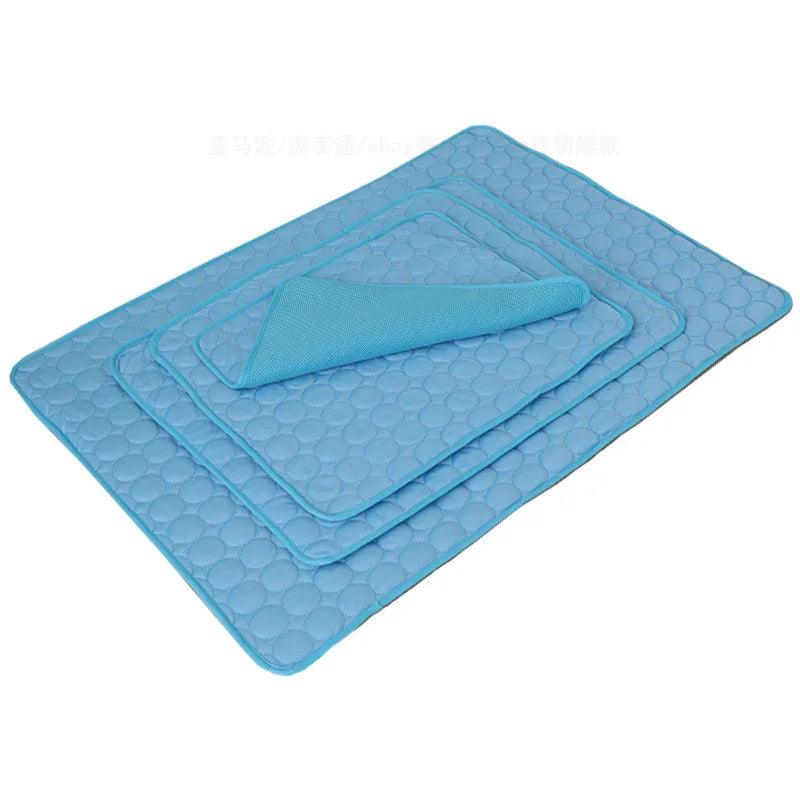 Tapis de refroidissement portable en soie glacée pour animaux en étéEX-STOCK Canada