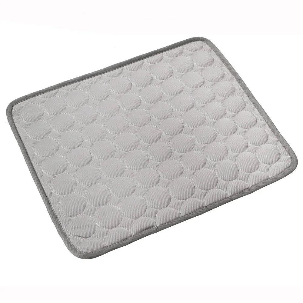 Tapis de refroidissement portable en soie glacée pour animaux en étéEX-STOCK Canada