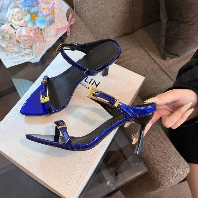 Französische Metallverschluss-Spitze-Stiletto-Sandalen für Frauen