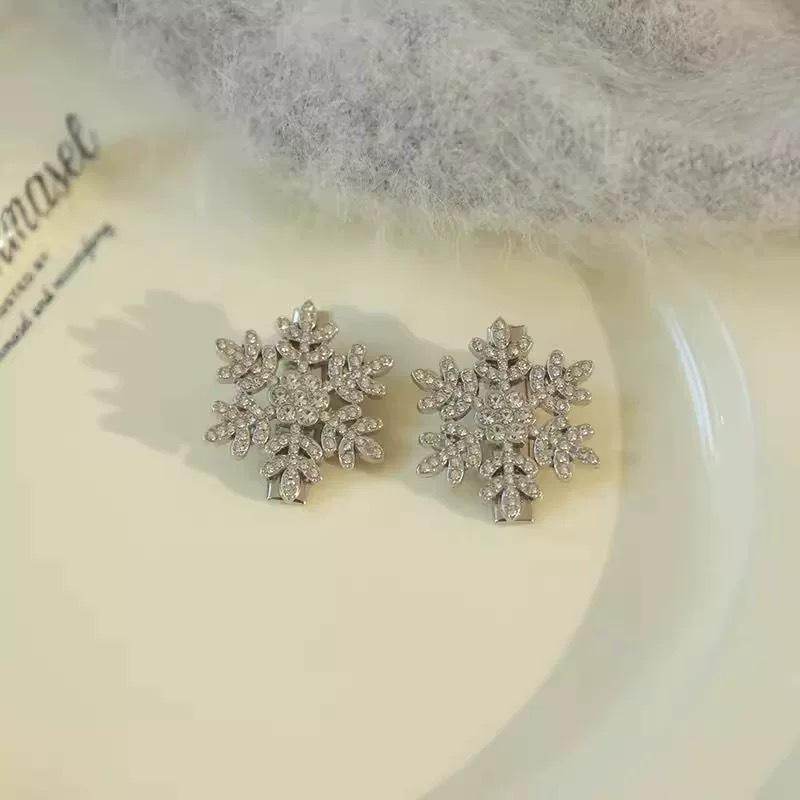 Crystal Snowflake Pearl flower Retro Hair Clip - EX-STOCK Canada