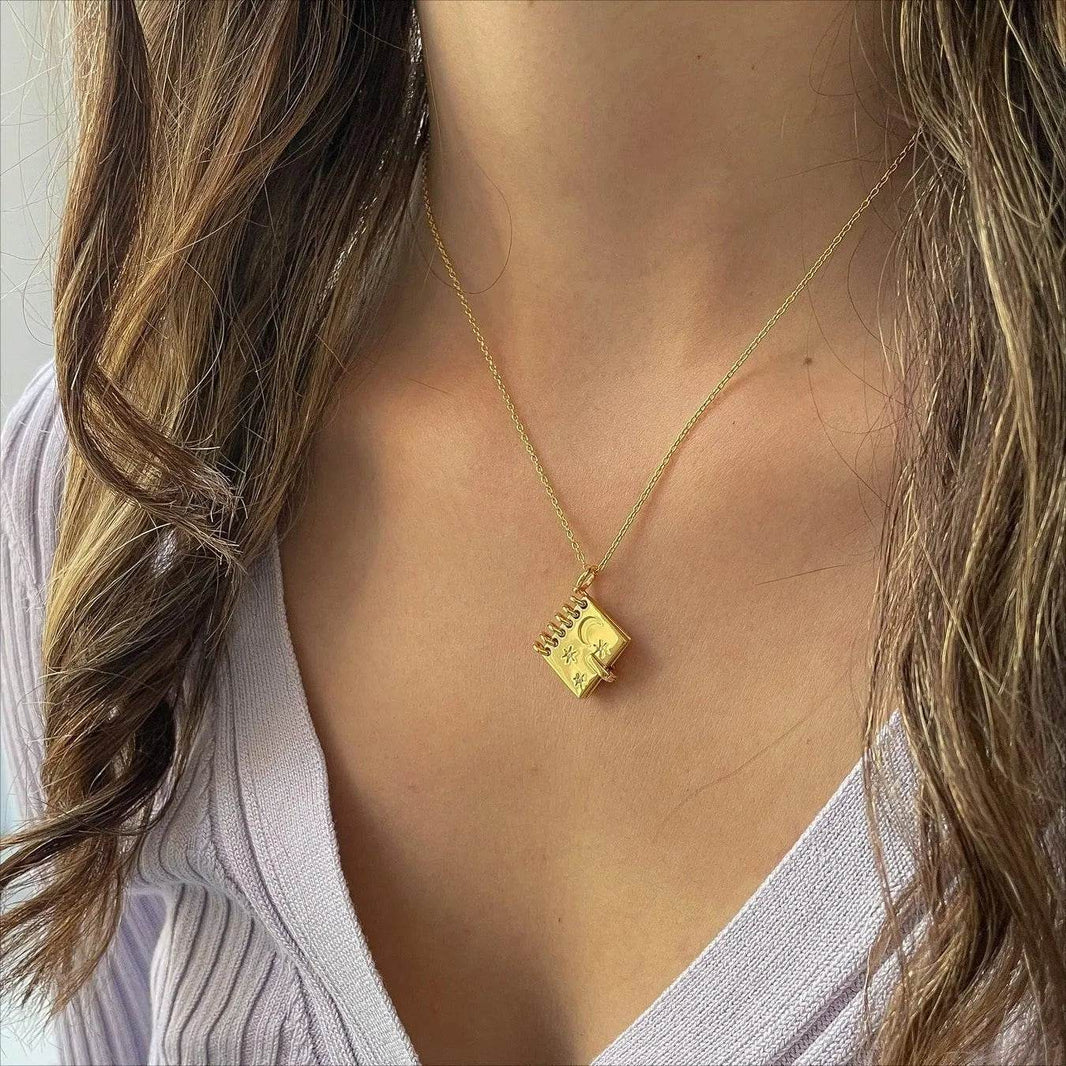 Openable Love Book-shaped Necklace With Stars Moon And Letters Engraved Fashion Personality Pendant Necklace For Valentine's Day Gift - EX-STOCK Canada
