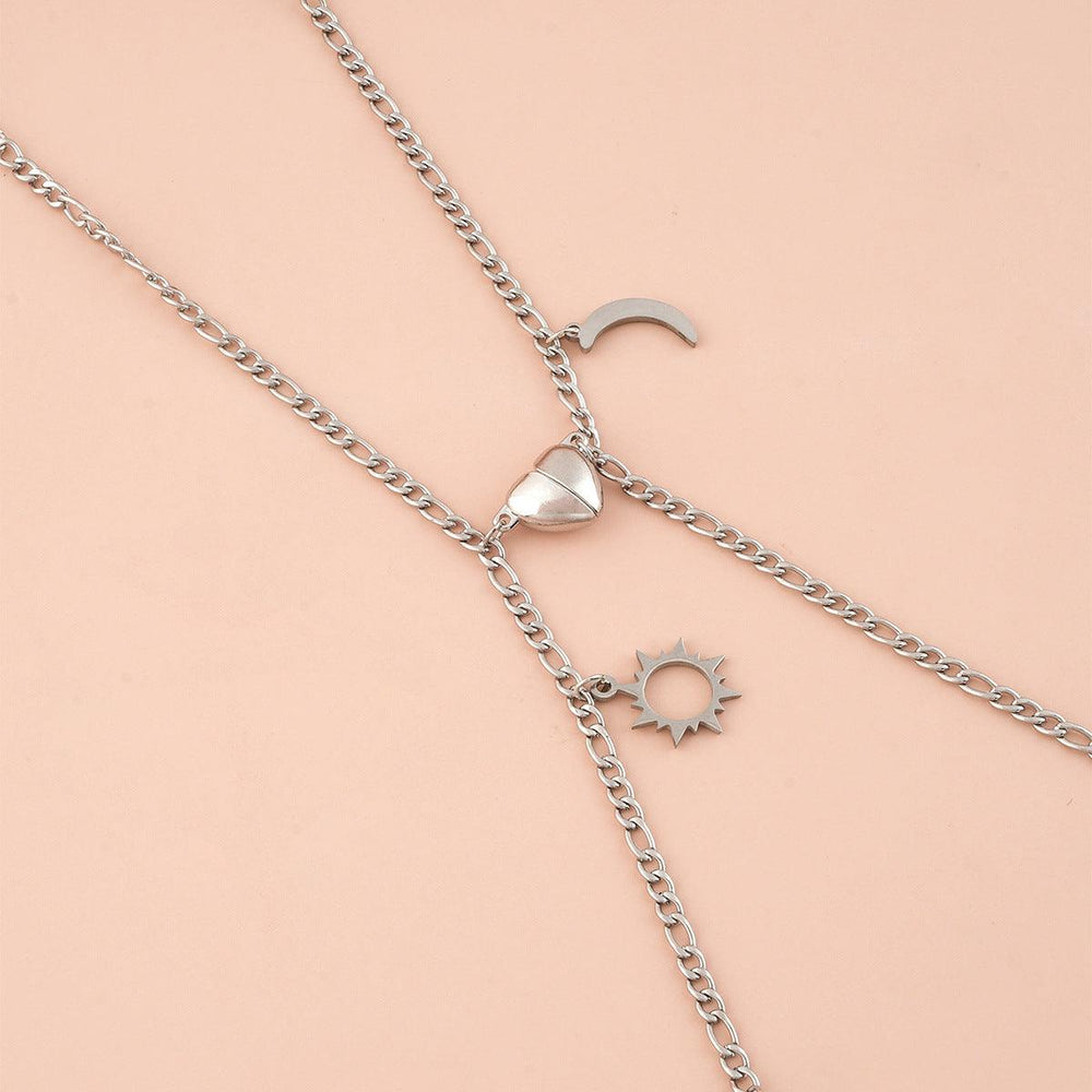 Bracciale da Coppia con Ciondolo Magnetico a Forma di Sole, Luna e Cuore in Acciaio Inossidabile - EX-STOCK Canada