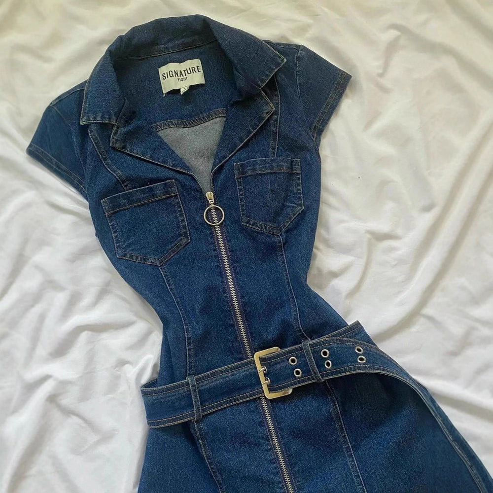 Retro ärmelloses Jeanskleid für mutige, schicke Mädchen