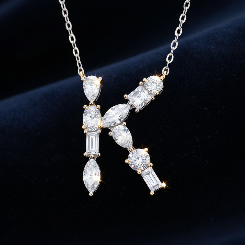 Ciondolo Collana Iniziale Lettera K in Moissanite – Argento 925 Placcato Oro | Certificato GRA