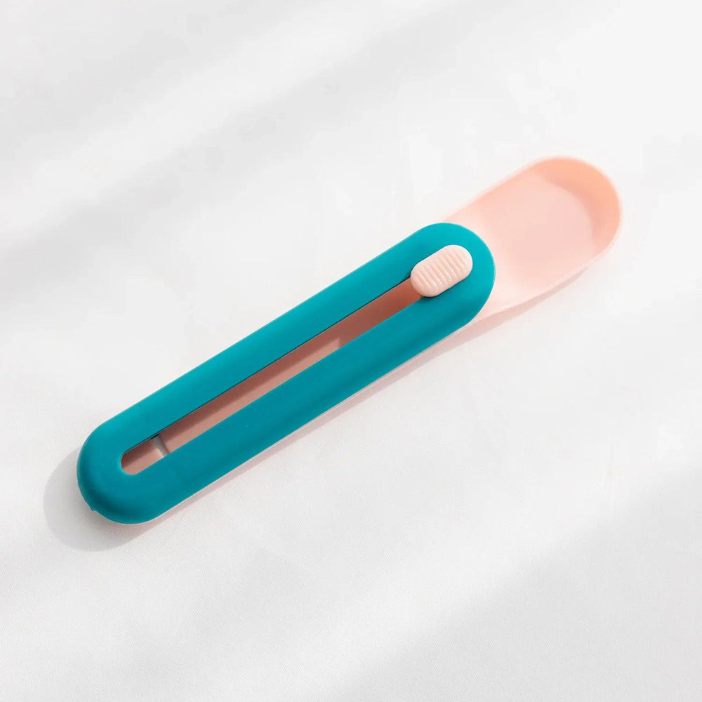 La mangeoire à cuillère Hot Cat Strip presse les outils d’alimentation pour animaux de SnackEX-STOCK Canada