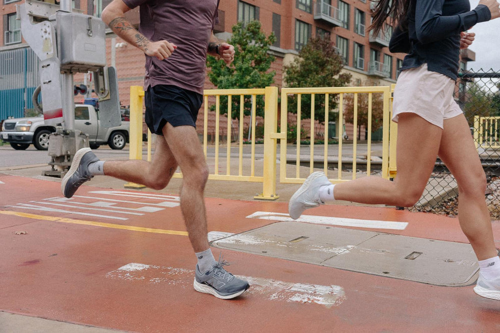 نيو بالانس فريش فوم 680V8 (واسع) - حذاء جري رجالي EX-STOCK Canada