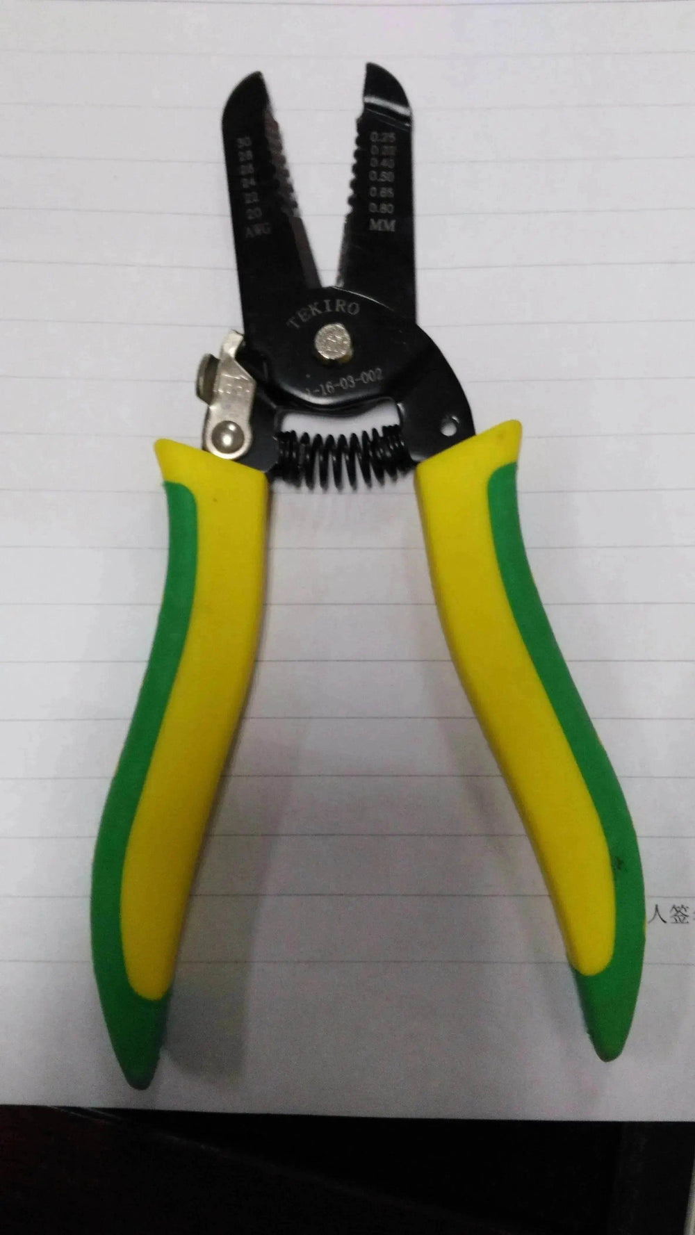 7-in-1 Kohlenstoffstahl Multifunktionaler Elektriker-Drahtabisolierer - EX-STOCK Canada