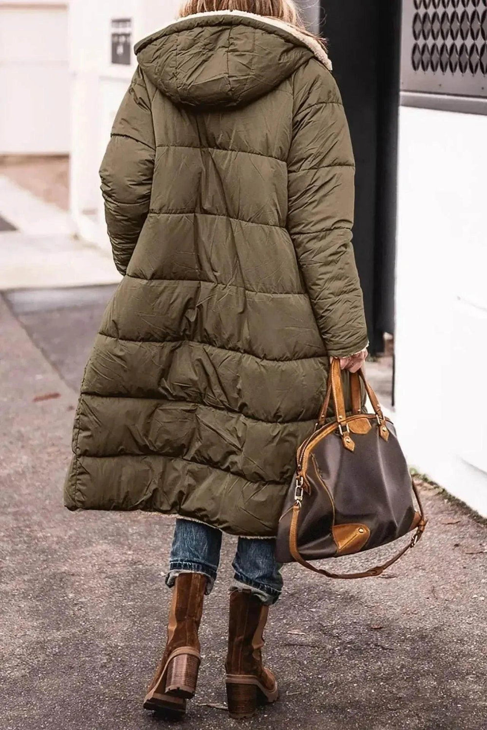 Abrigo invernal acolchado largo con capucha y forro de forro polar elegante para mujeres - EX-STOCK Canada