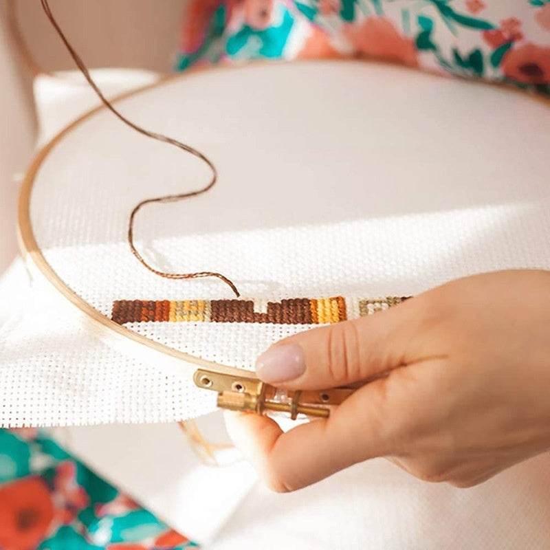 Adjustable Cross Wreath - EX-STOCK Canada