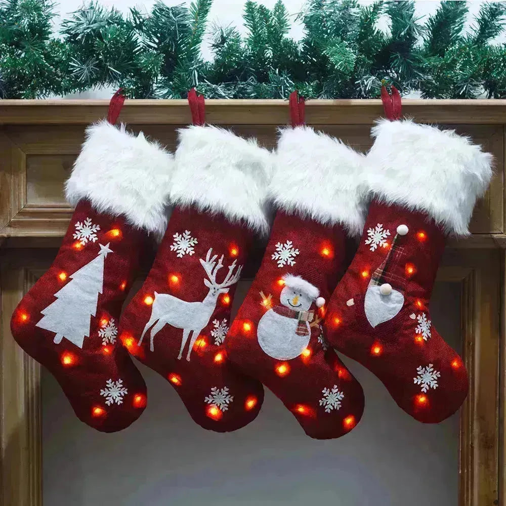 Nouvel ornement de Noël avec sac cadeau de broderie de toile de jute légère
