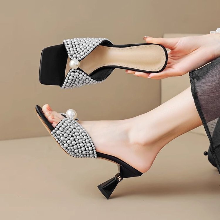 Modische und vielseitige Perlen-Pendler-Temperament mit schlanken Absätzen und offenen Zehen, coole Pantoffeln, Halbschuhe