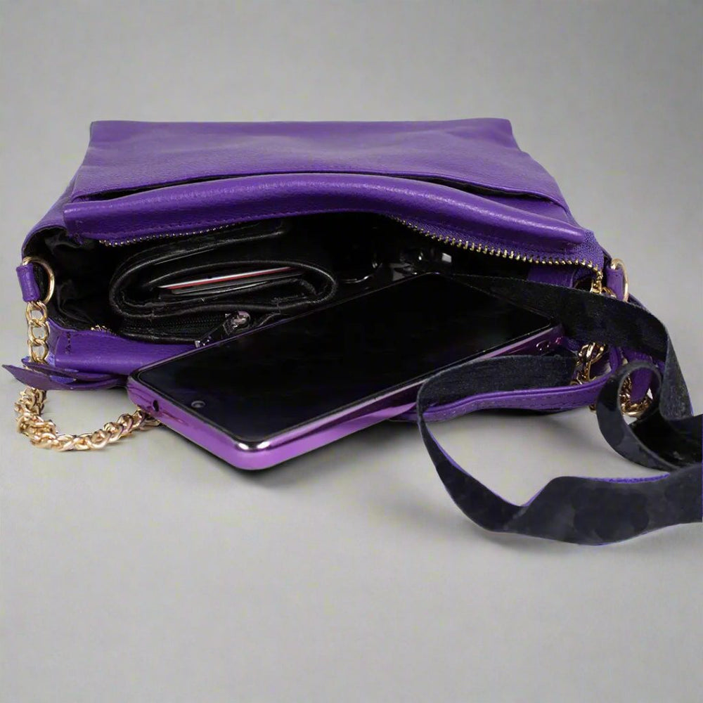 حقيبة نسائية من الجلد من BOL بحمالة عابرة للجسم مع سلسلة وحزام جلديEX-STOCK Canada