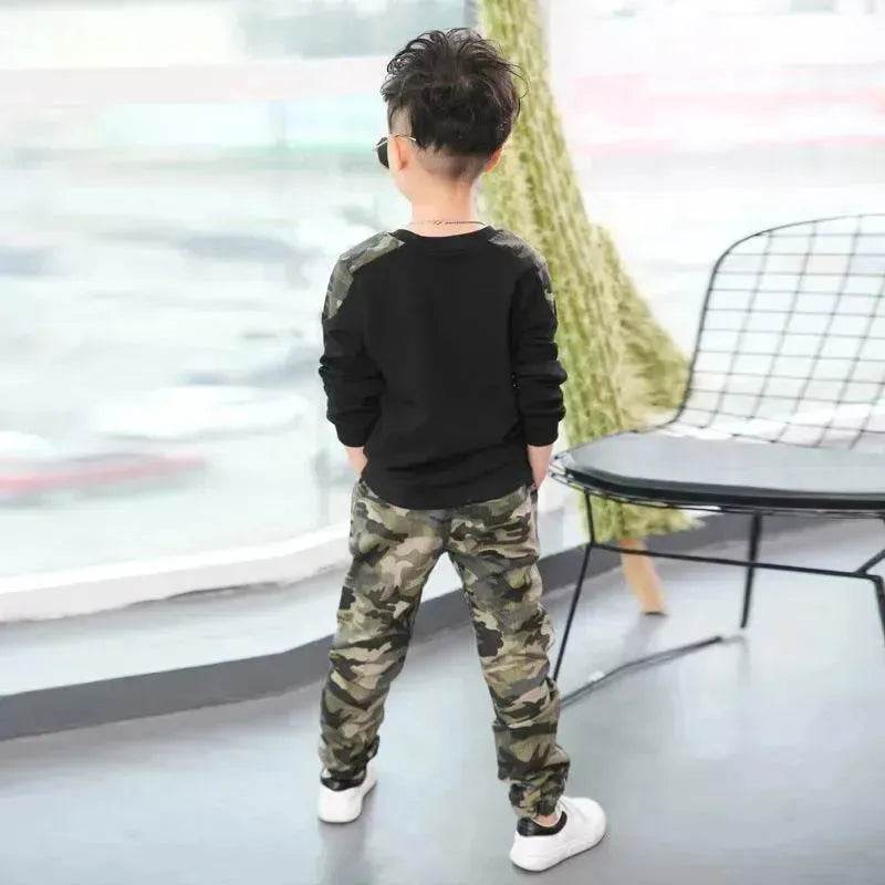 Traje de manga larga de camuflaje para niños pequeños - EX-STOCK Canada