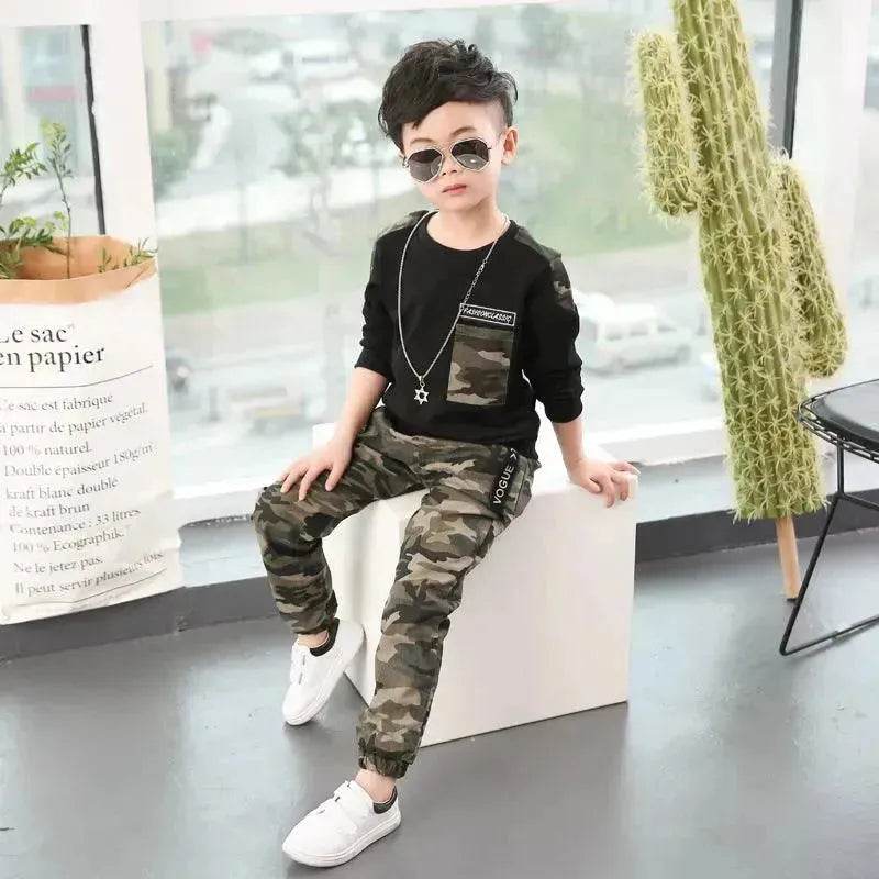Traje de manga larga de camuflaje para niños pequeños - EX-STOCK Canada