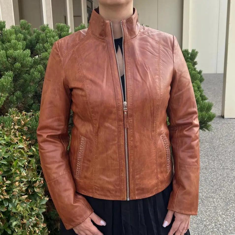 Giacca classica da donna in pelle di agnello con zip e design a tasca intrecciataEX-STOCK Canada