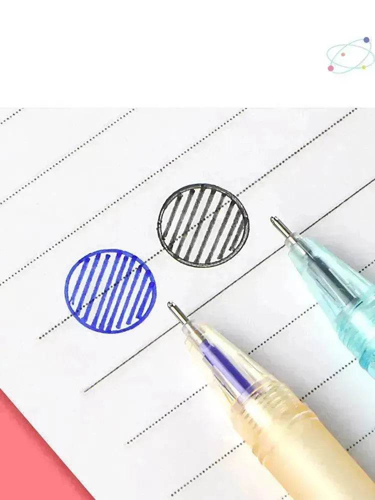 Grundschüler verwenden einen radierbaren Gelstift, um den einfachen Sassafras Magic Eraser Stift zu reiben - EX-STOCK Canada
