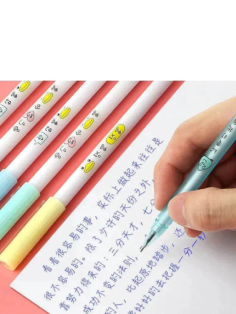 Grundschüler verwenden einen radierbaren Gelstift, um den einfachen Sassafras Magic Eraser Stift zu reiben - EX-STOCK Canada