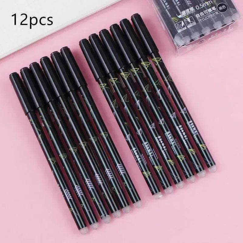 Grundschüler verwenden einen radierbaren Gelstift, um den einfachen Sassafras Magic Eraser Stift zu reiben - EX-STOCK Canada