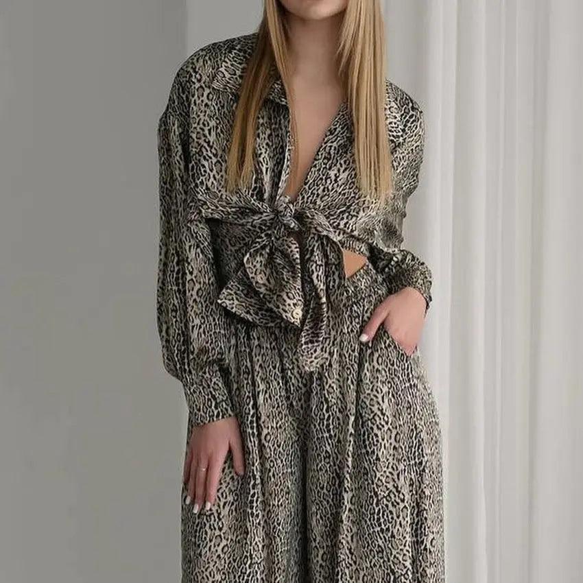 Pyjama ample en soie glacée à imprimé léopard à la mode pour femmes - EX-STOCK Canada