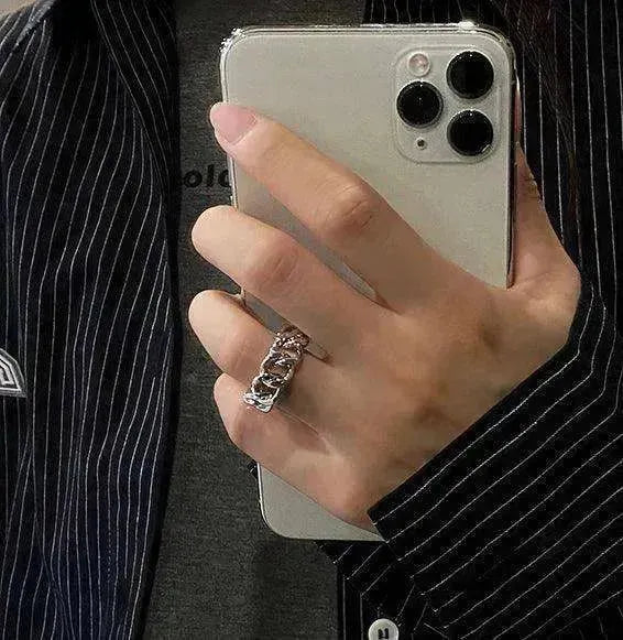 Fashionable with unique chain design ring - EX-STOCK CANADA
