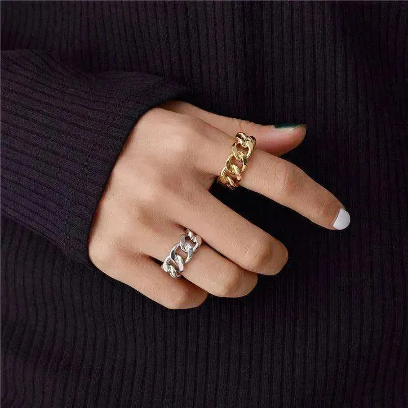 Fashionable with unique chain design ring - EX-STOCK CANADA
