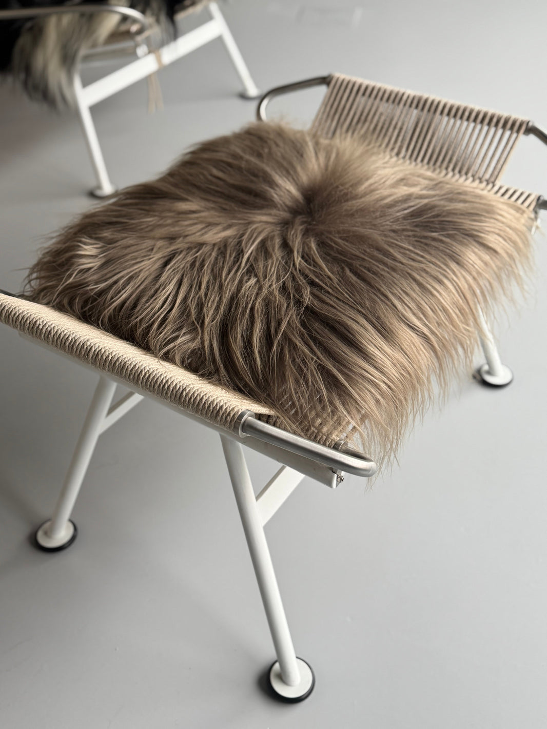 Taupe Isländisches Schaffell-StuhlkissenEX-STOCK Canada