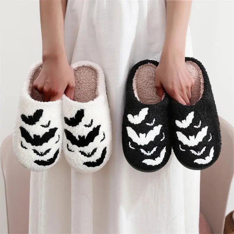 Divertenti Pantofole a Pipistrello Halloween Zucca Scarpe Piatti da Casa Indoor per Donne e Uomini Morbide in Pile Accoglienti Horror Moda Regali di Halloween - EX-STOCK Canada