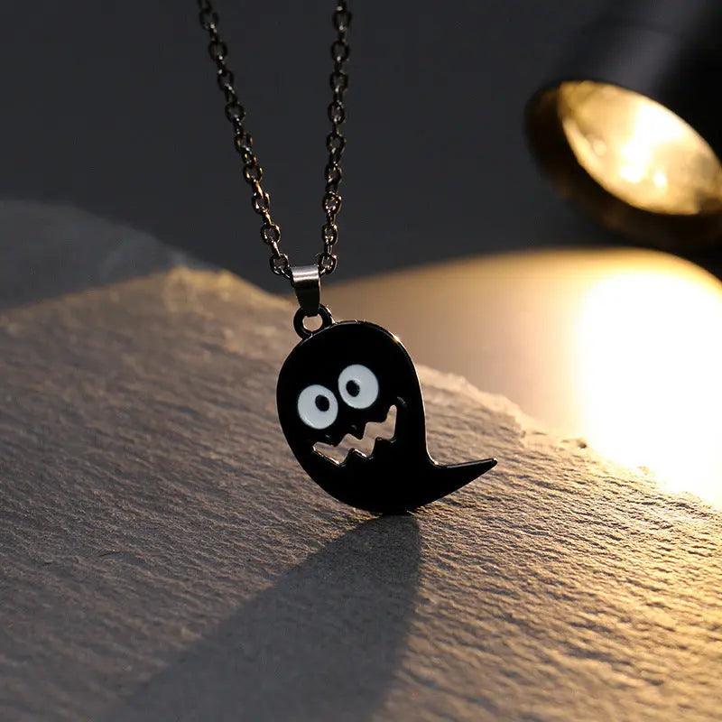 Collana con Ciondolo Testa di Zucca Pipistrello Teschio Fantasma del Festival dei Fantasmi - EX-STOCK Canada