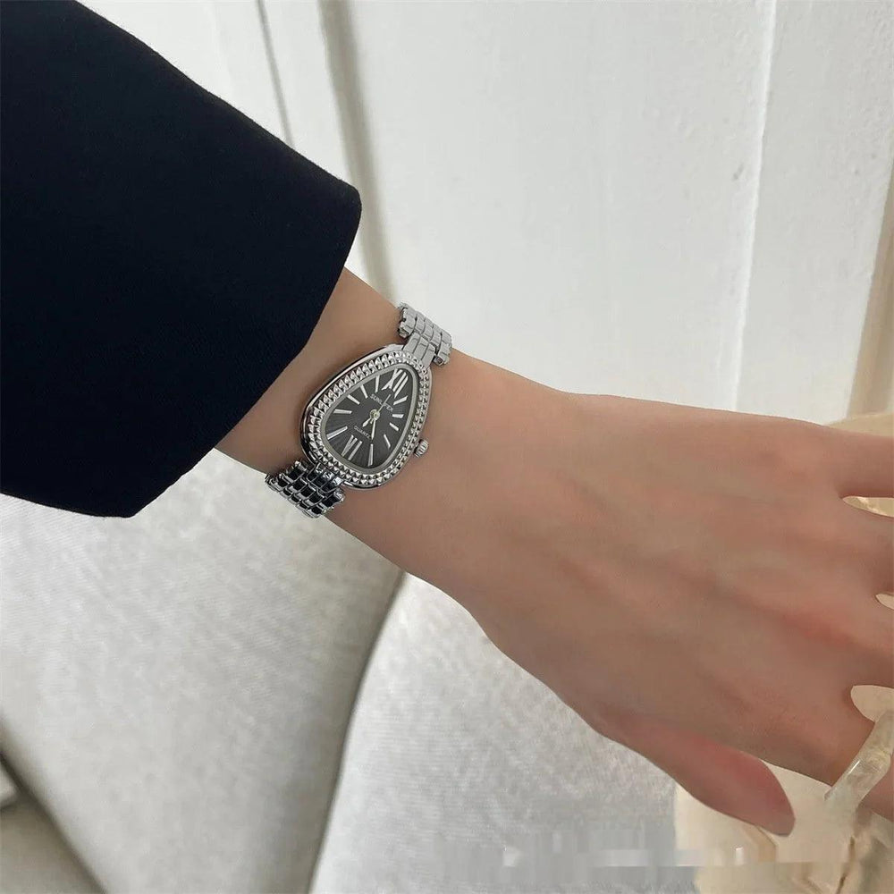 Montre Femme Chaîne Somptueuse Tête de Serpent DoréeEX-STOCK Canada