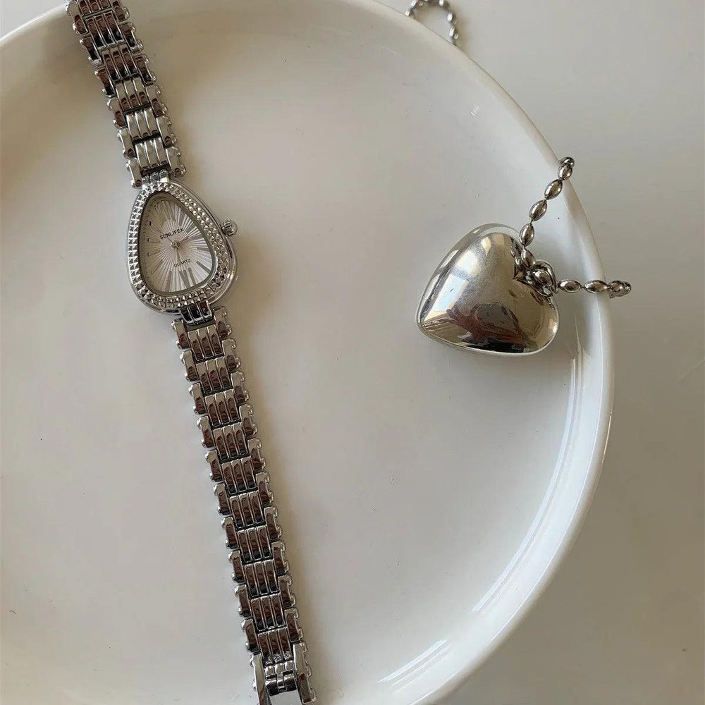 Montre Femme Chaîne Somptueuse Tête de Serpent DoréeEX-STOCK Canada