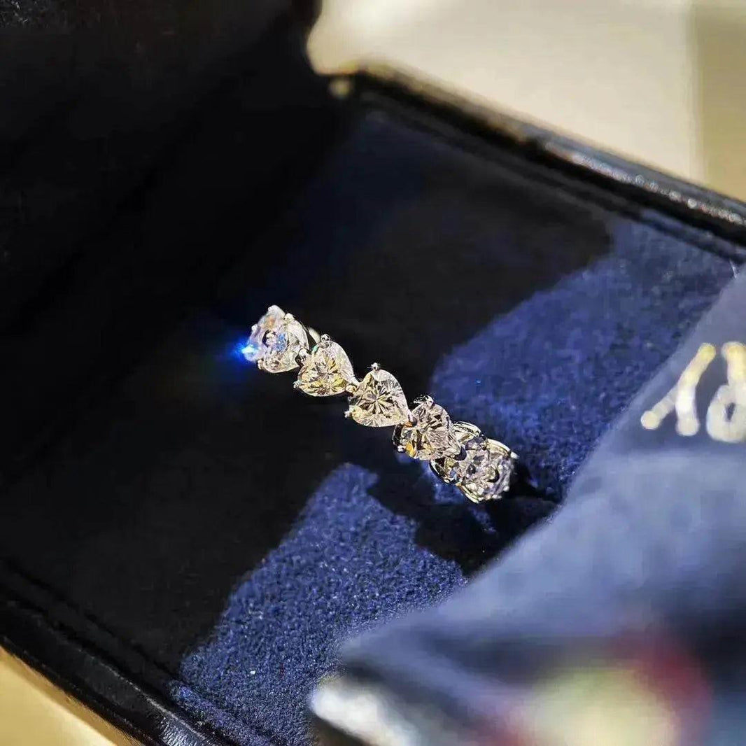 Herzförmiger Diamantreihe-Diamantring Mode Liebe - EX-STOCK Canada