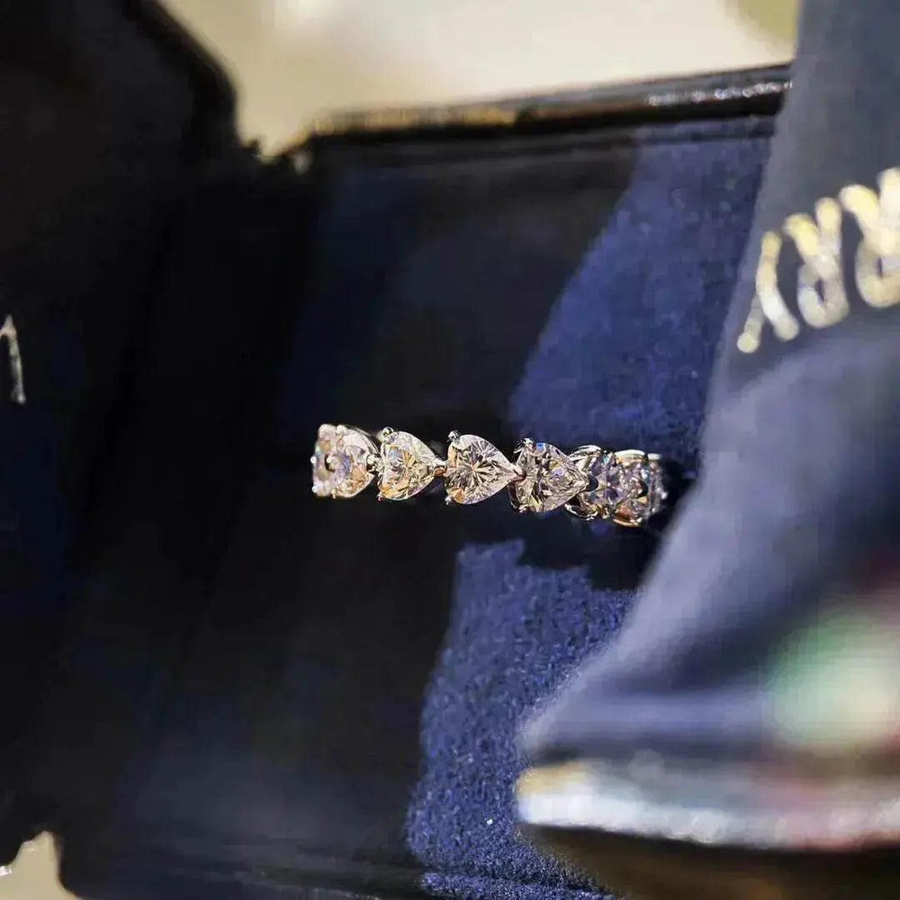 Herzförmiger Diamantreihe-Diamantring Mode Liebe - EX-STOCK Canada