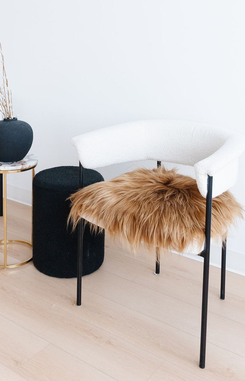 Braunes isländisches Lammfell-StuhlkissenEX-STOCK Canada