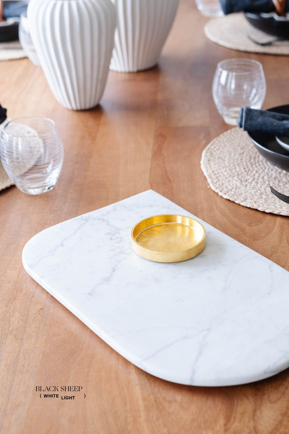 Serviertablett aus Bianco Carrara MarmorEX-STOCK Canada