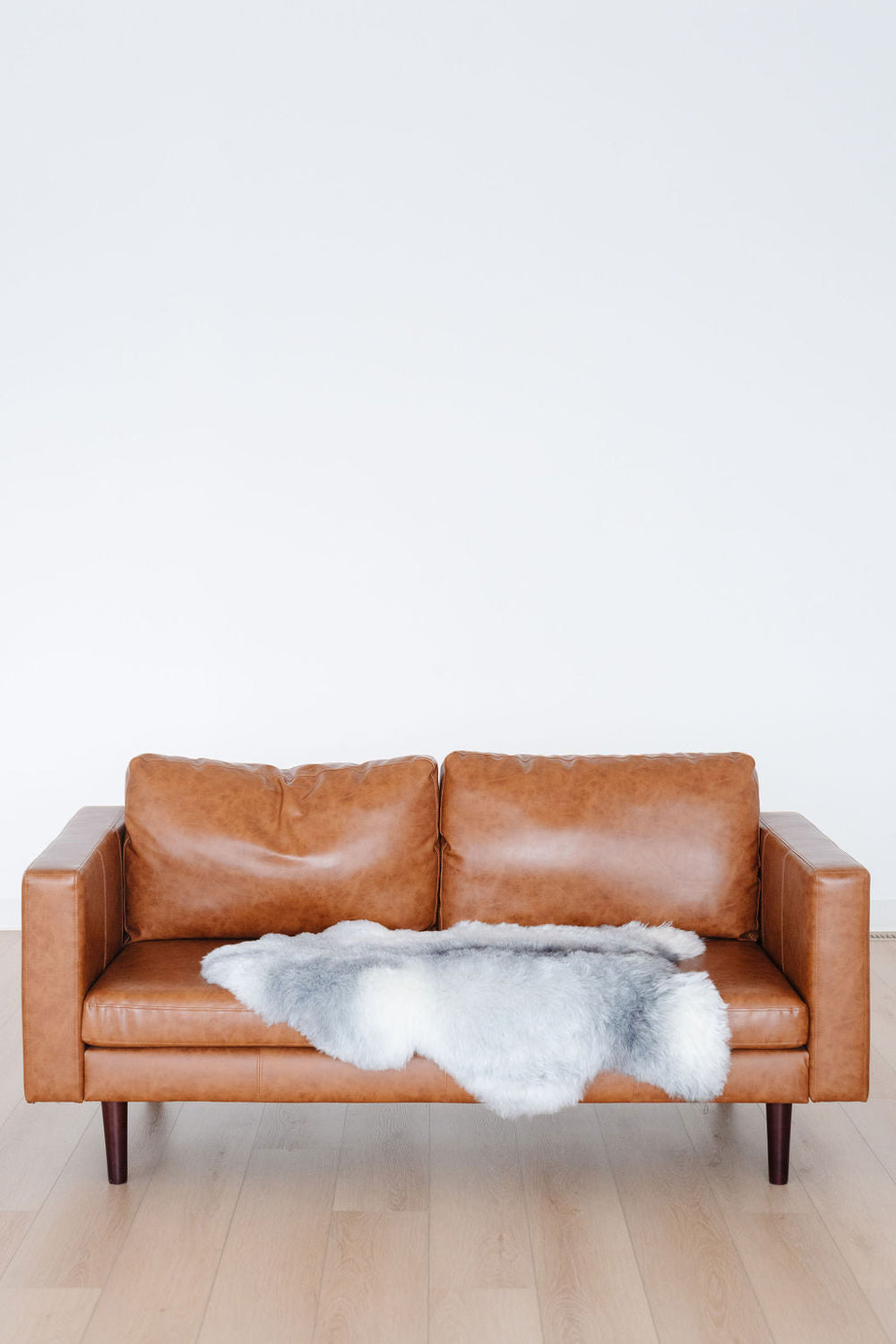 Peau de mouton islandaise grise naturelle tonéeEX-STOCK Canada