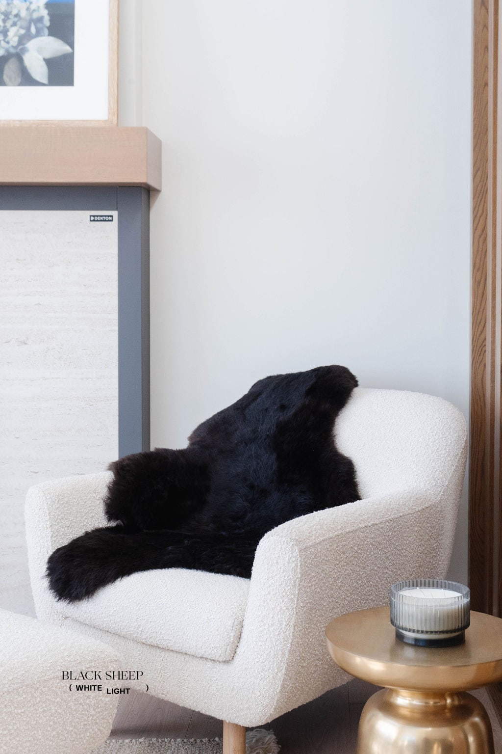 Geschorenes schwarzes isländisches SchaffellEX-STOCK Canada