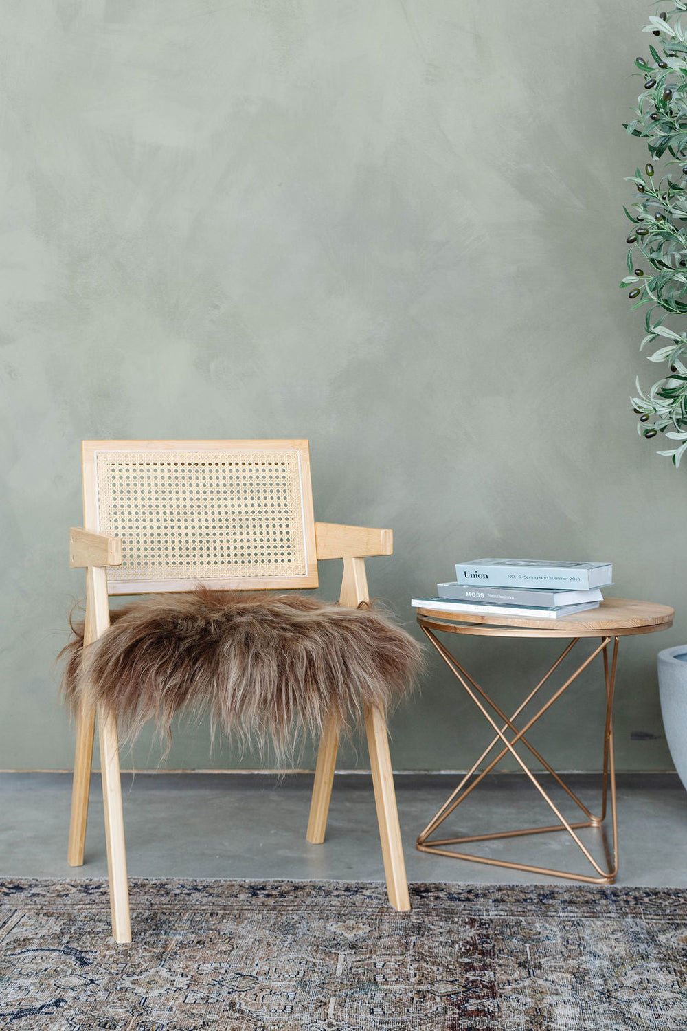 BROWN ICELANDIC SHEEPSKIN CHAIR PAD