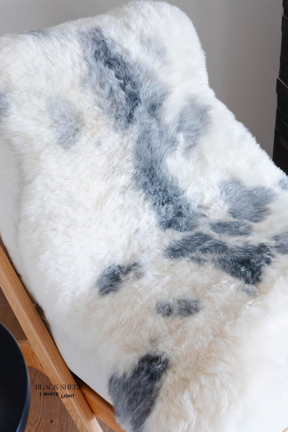 Peau de mouton islandaise grise tondue à taches | AléatoireEX-STOCK Canada