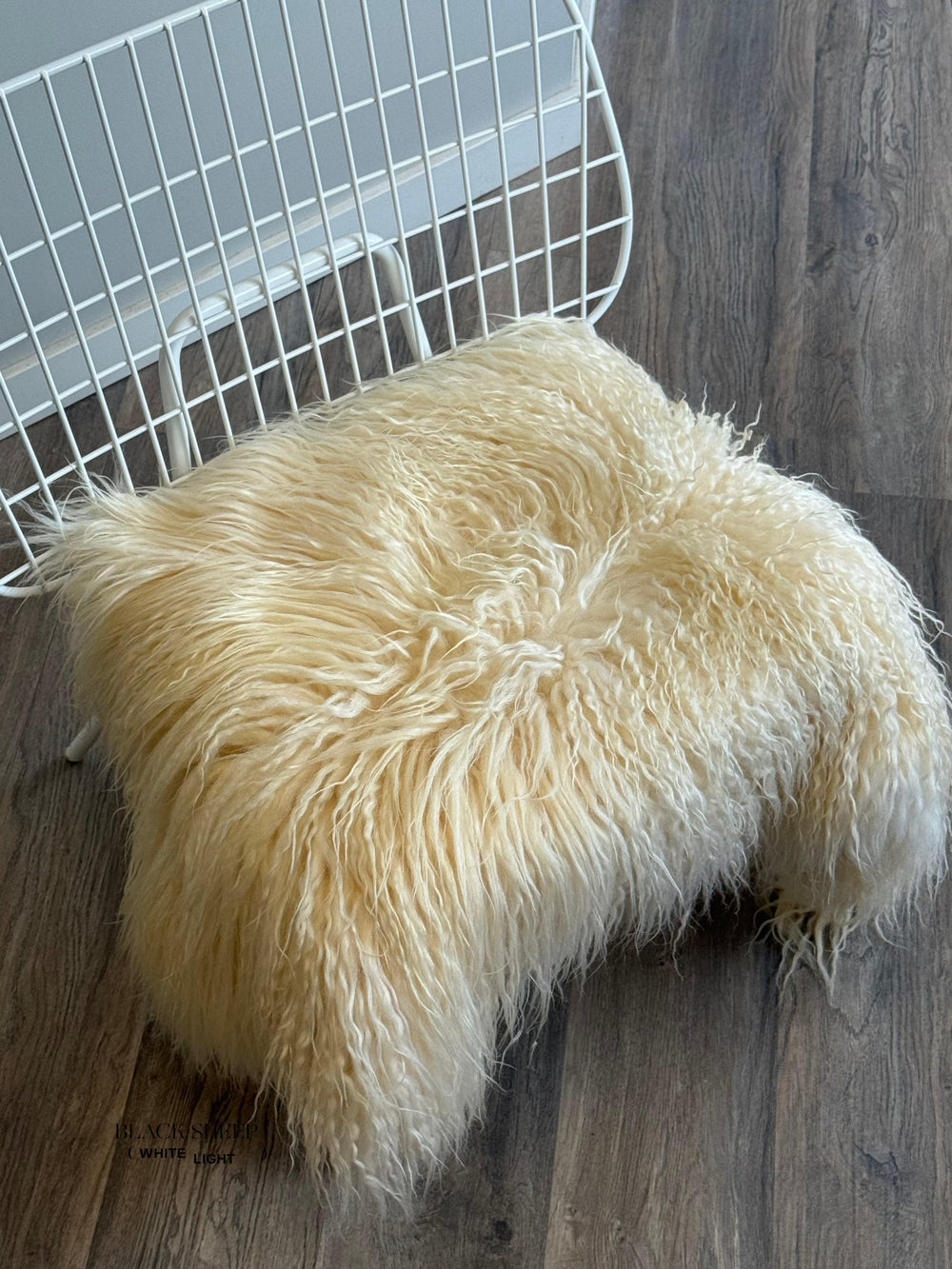 Peau de mouton islandaise bouclée blanche