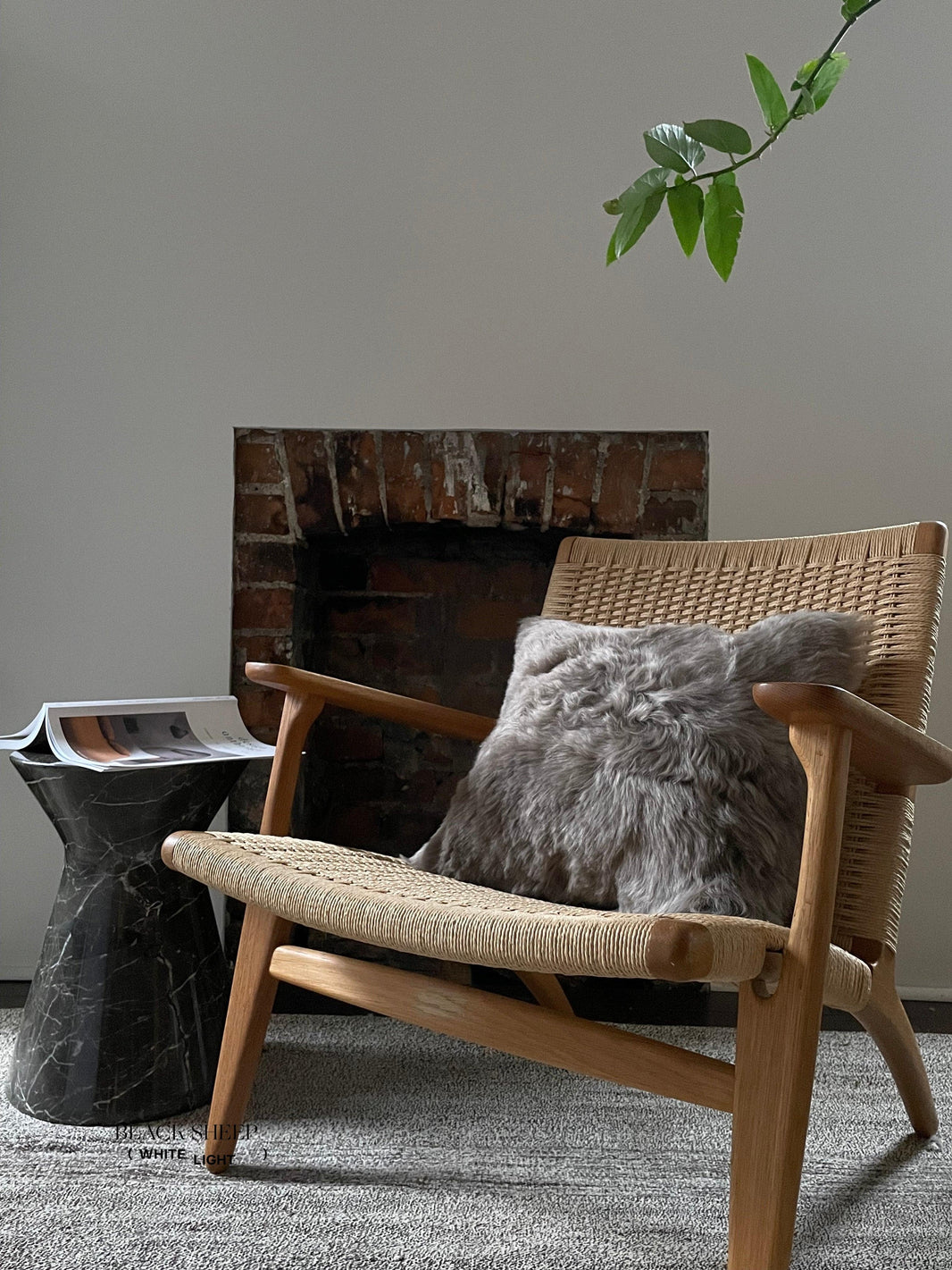 Quadratischer geschorener Taupe-Isländischer Schafsfell-KissenbezugEX-STOCK Canada