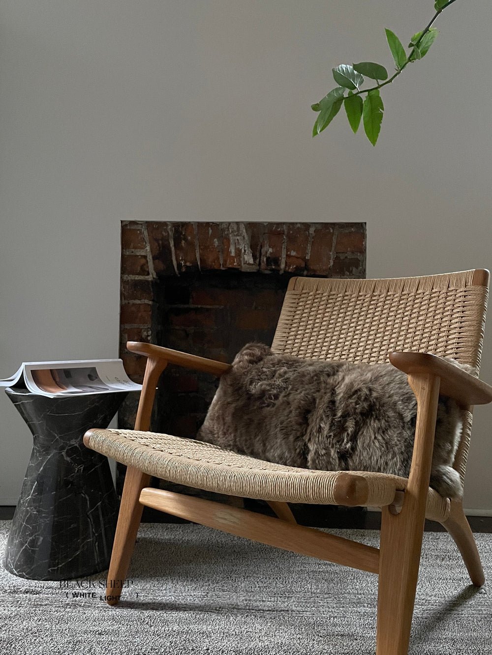 Housse de coussin rectangulaire en peau de mouton islandaise brune tondueEX-STOCK Canada
