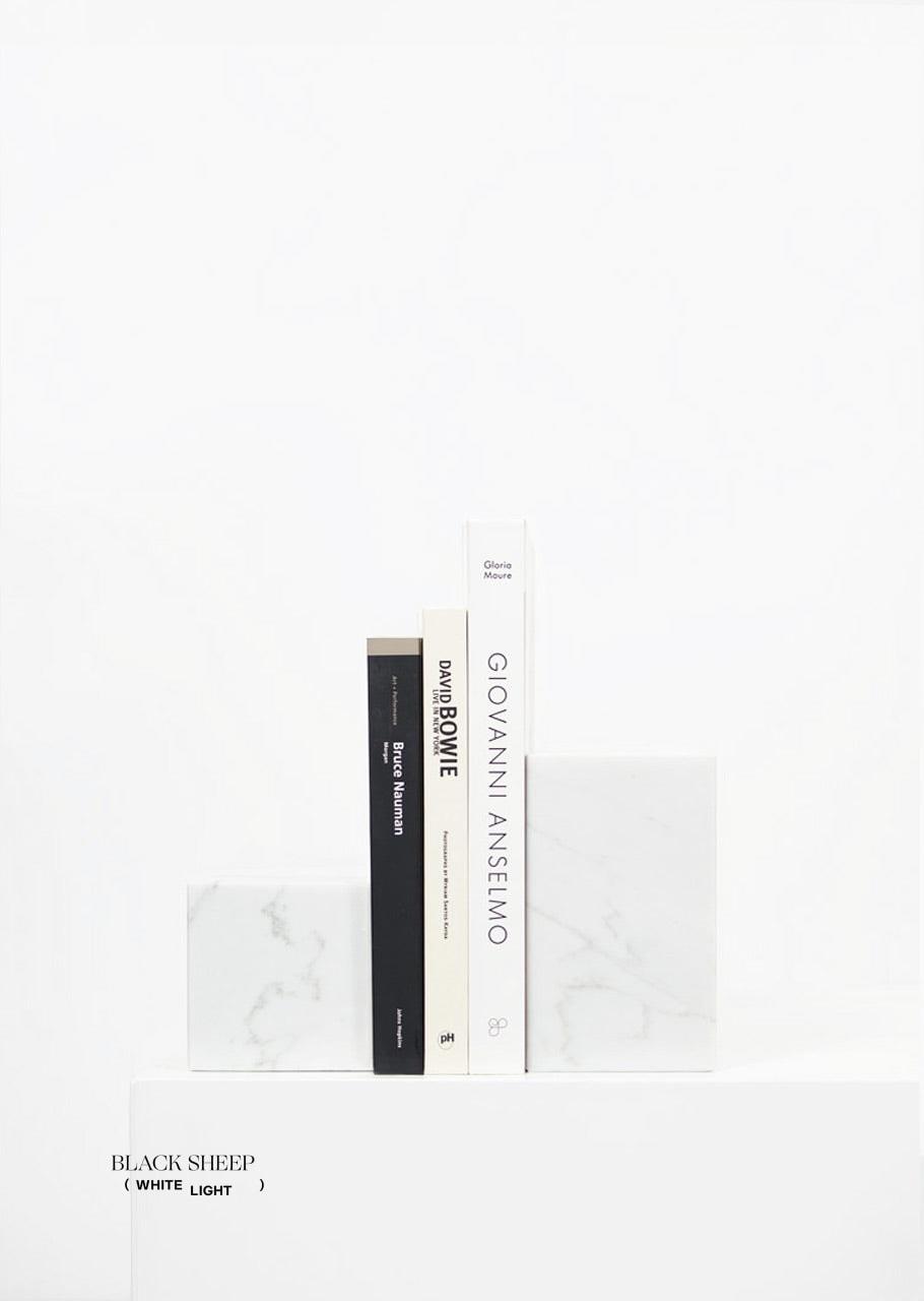 Serre-livres asymétriques en marbre Bianco CarraraEX-STOCK Canada