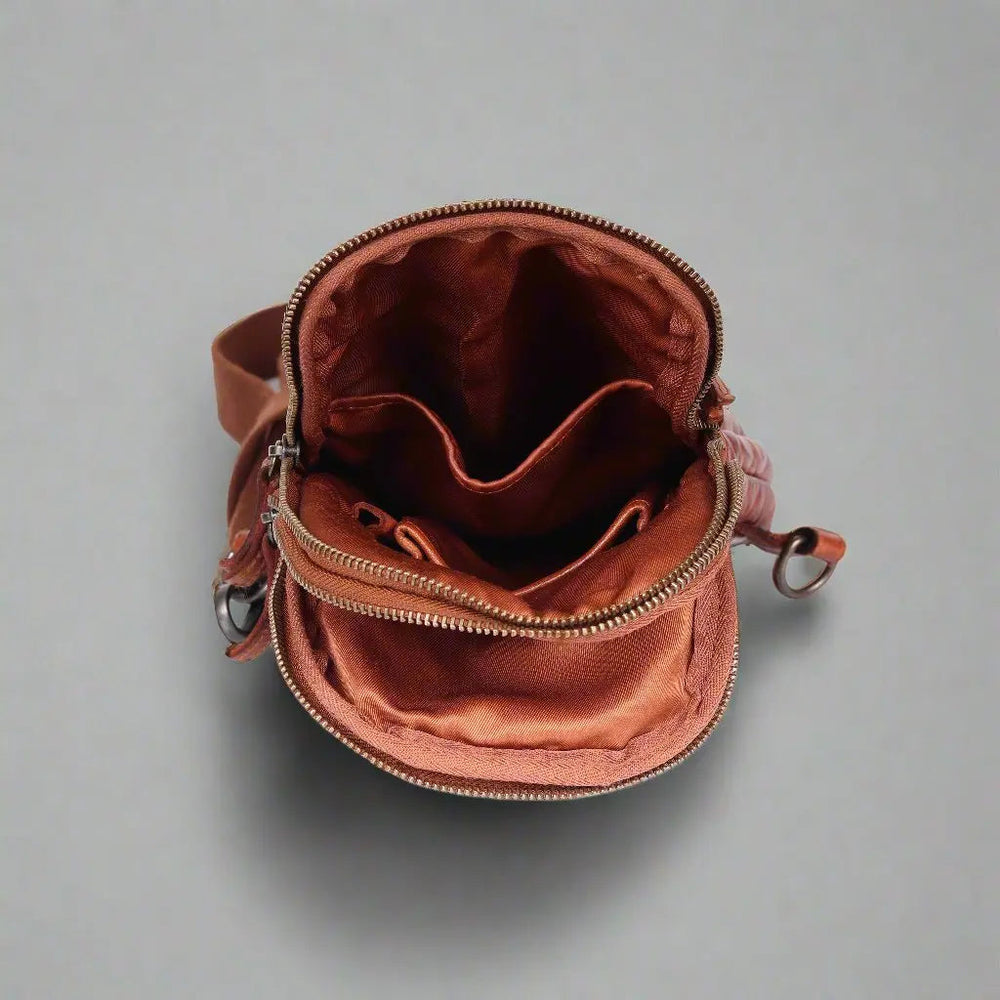 حقيبة صدر جلدية MET و حقيبة ظهر بجيوب بسحّابين مزدوجينEX-STOCK Canada