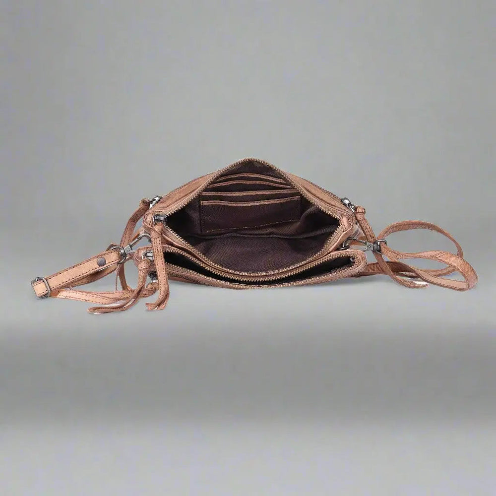 حقيبة كتف جلدية من MET مع جيوب أمامية مزدوجة بسحاباتEX-STOCK Canada