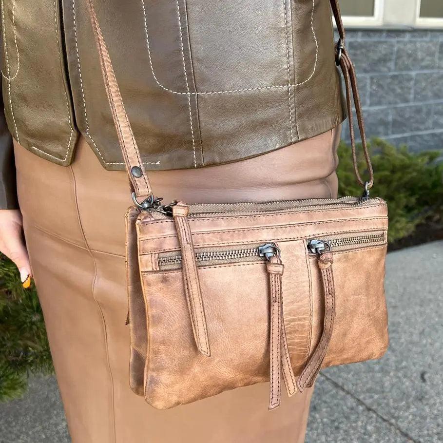 Borsa a travolla in pelle MET con tasche frontali doppie con cernieraEX-STOCK Canada