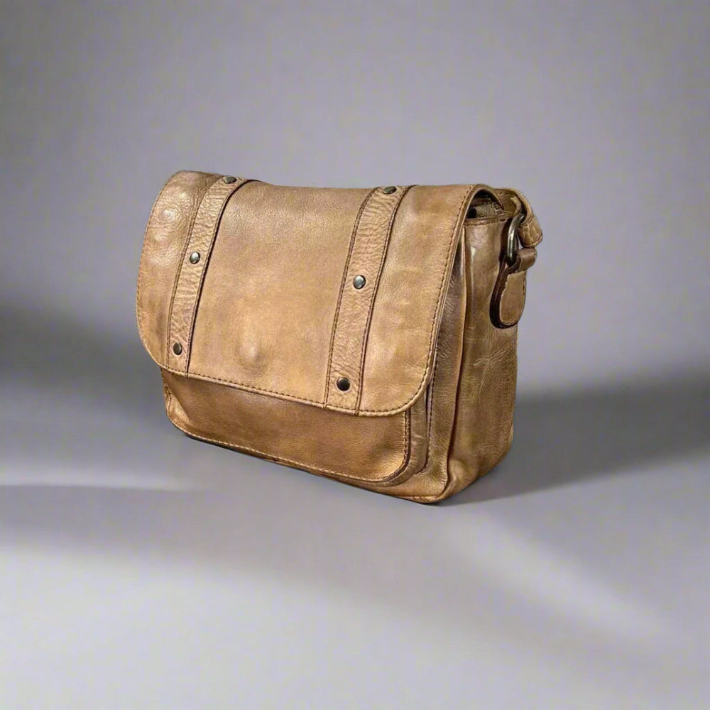 حقيبة كروس بودي جلدية مزينة بمثبتاتEX-STOCK Canada