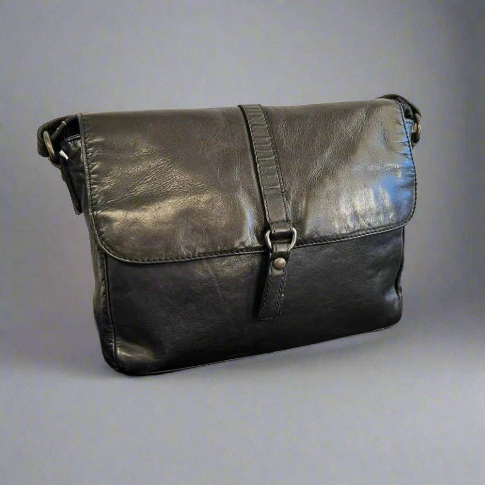 Borsa a tracolla da donna MET in pelle con chiusura a scatto e nappinaEX-STOCK Canada